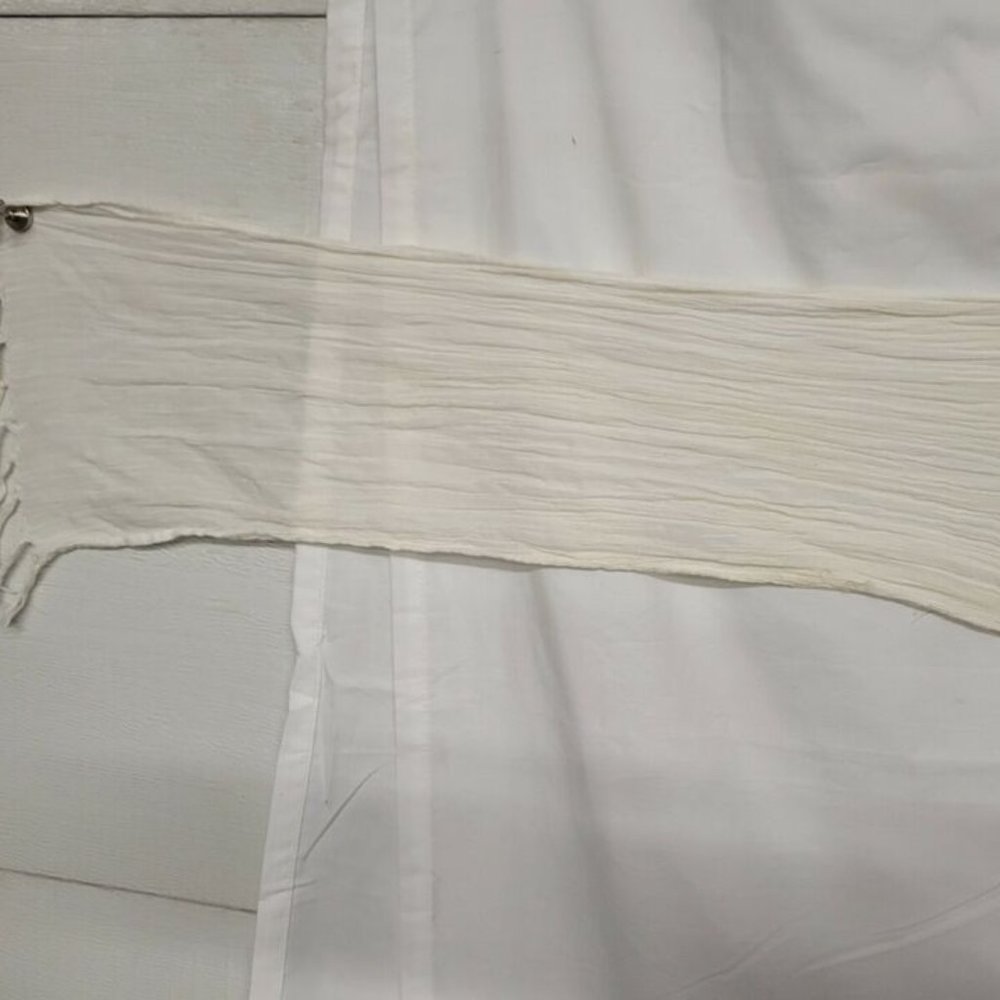 VINTAGE OFF-WHITE LADIES SCARF WITH FRINGE